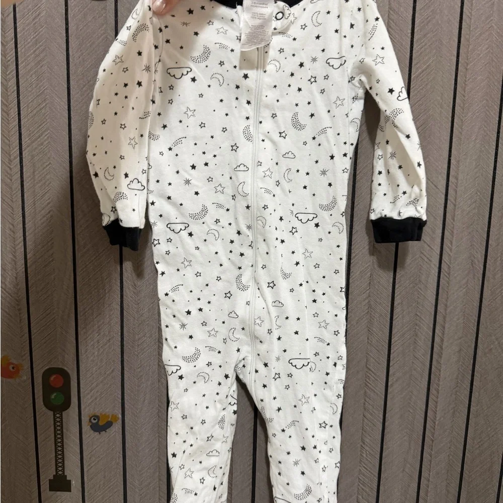 ❤️ BUNDLE 4/$20 Onesies Footies